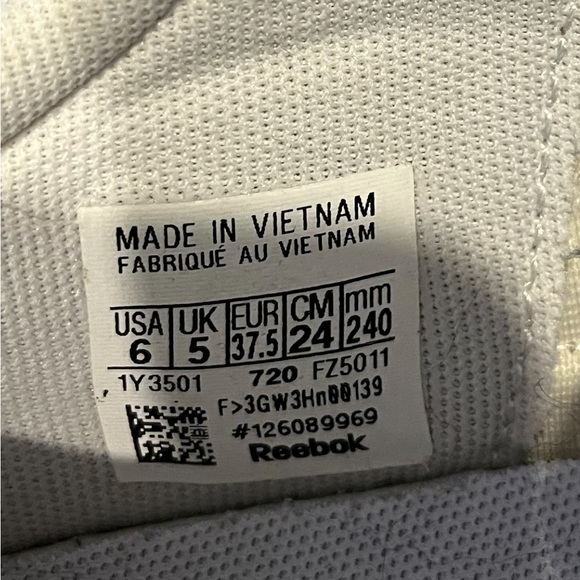 Reebok Classic Legacy Runners - Neutral tones (beige, grey, lilac) UK 5, EU 37.5 - Picture 7 of 11